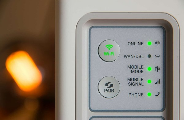 Comment configurer un réseau mesh pour une couverture Wi-Fi optimale dans une maison à plusieurs étages ?