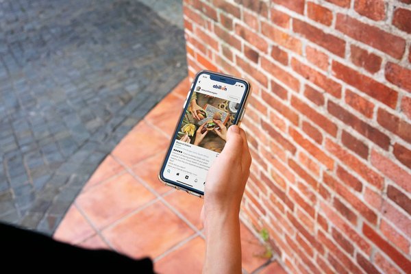 Quels sont les avantages d'utiliser un écran AMOLED sur un smartphone Samsung?